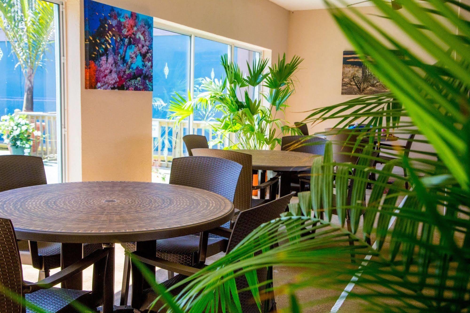 Flagship Oceanfront Hotel 2*